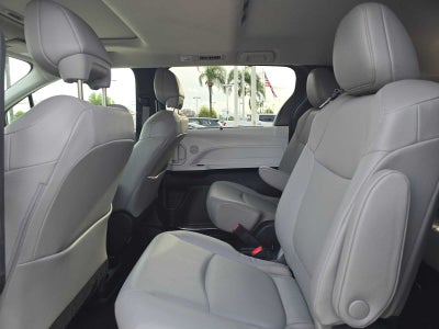 2025 Toyota Sienna XLE