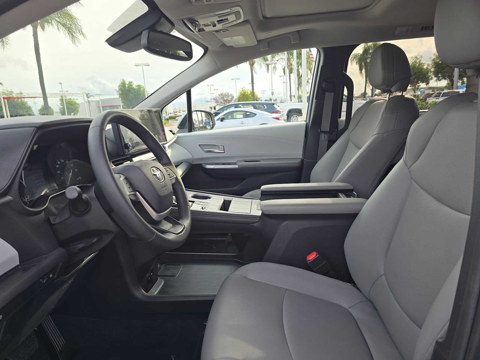 2025 Toyota Sienna XLE