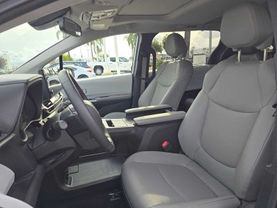 2025 Toyota Sienna XLE