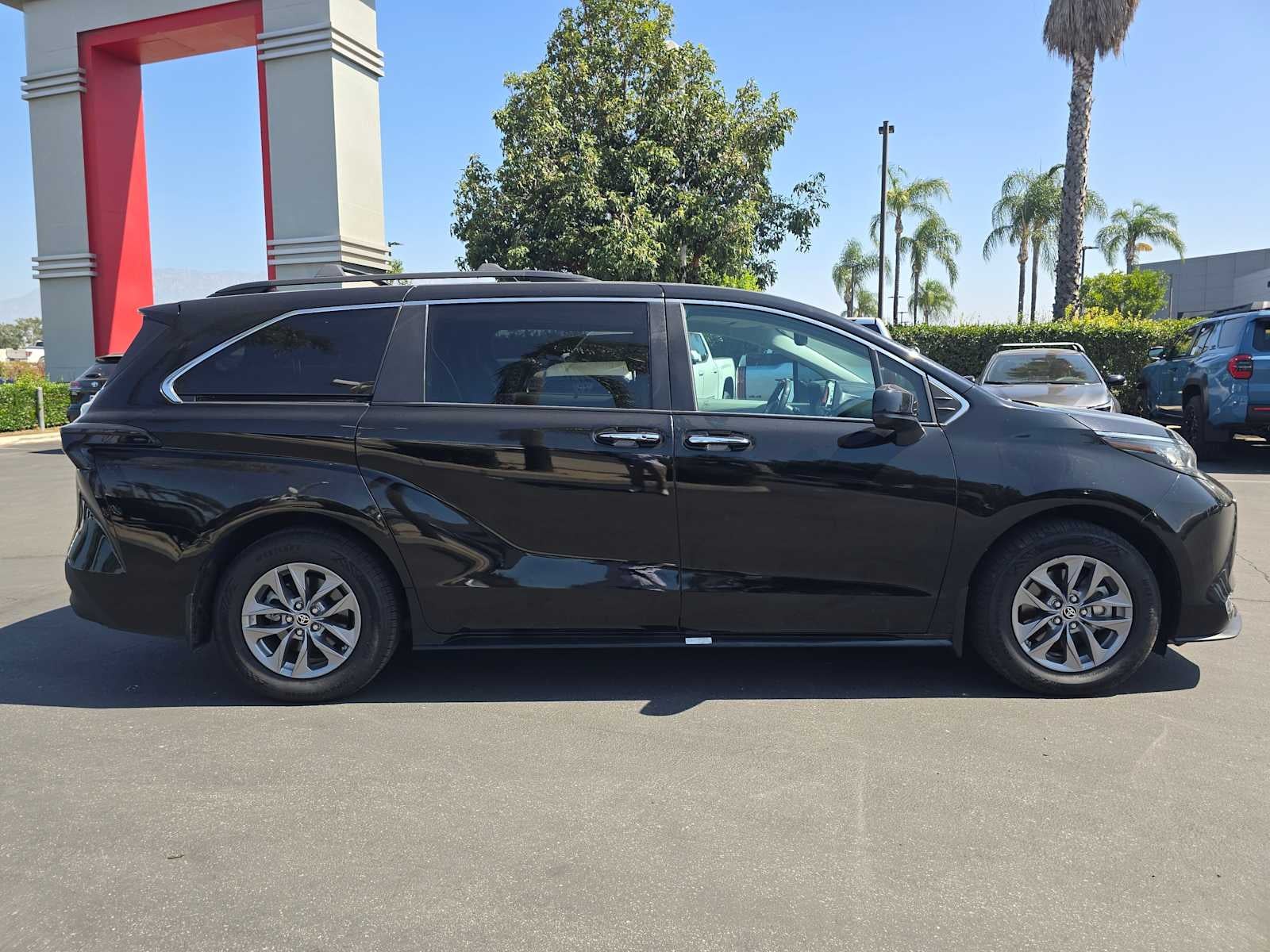 2023 Toyota Sienna XLE