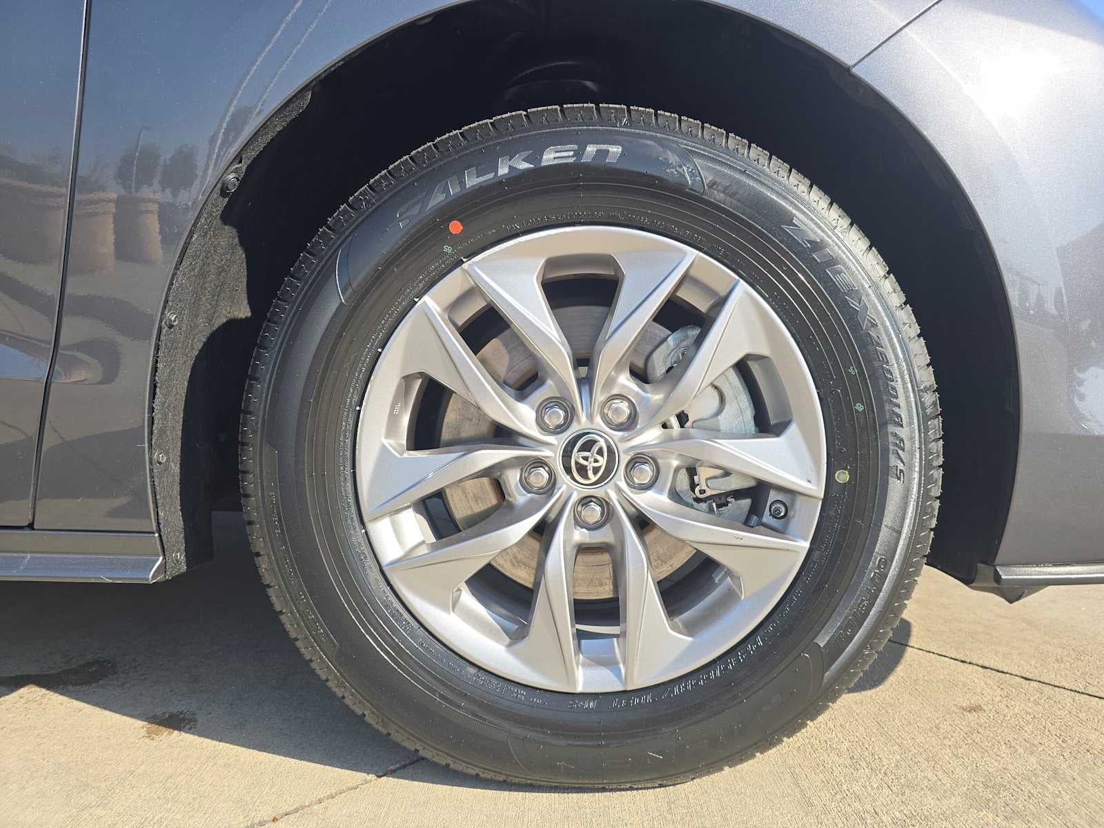 2025 Toyota Sienna XLE