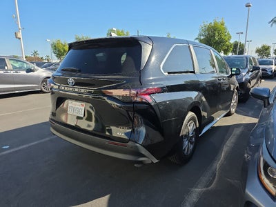 2025 Toyota Sienna XLE