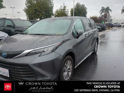 2025 Toyota Sienna XLE