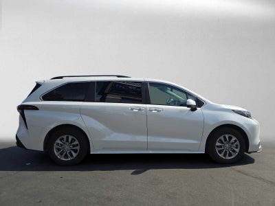2026 Toyota Sienna XLE
