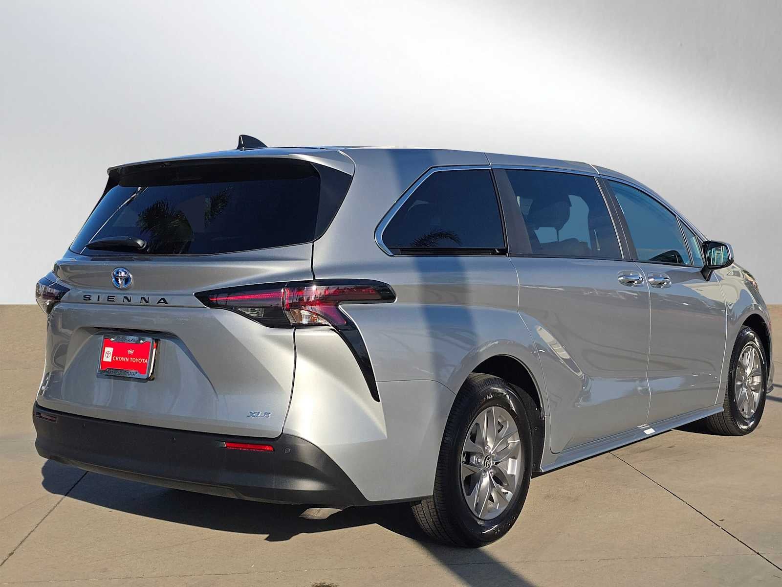 2025 Toyota Sienna XLE