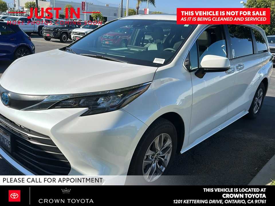 2025 Toyota Sienna XLE