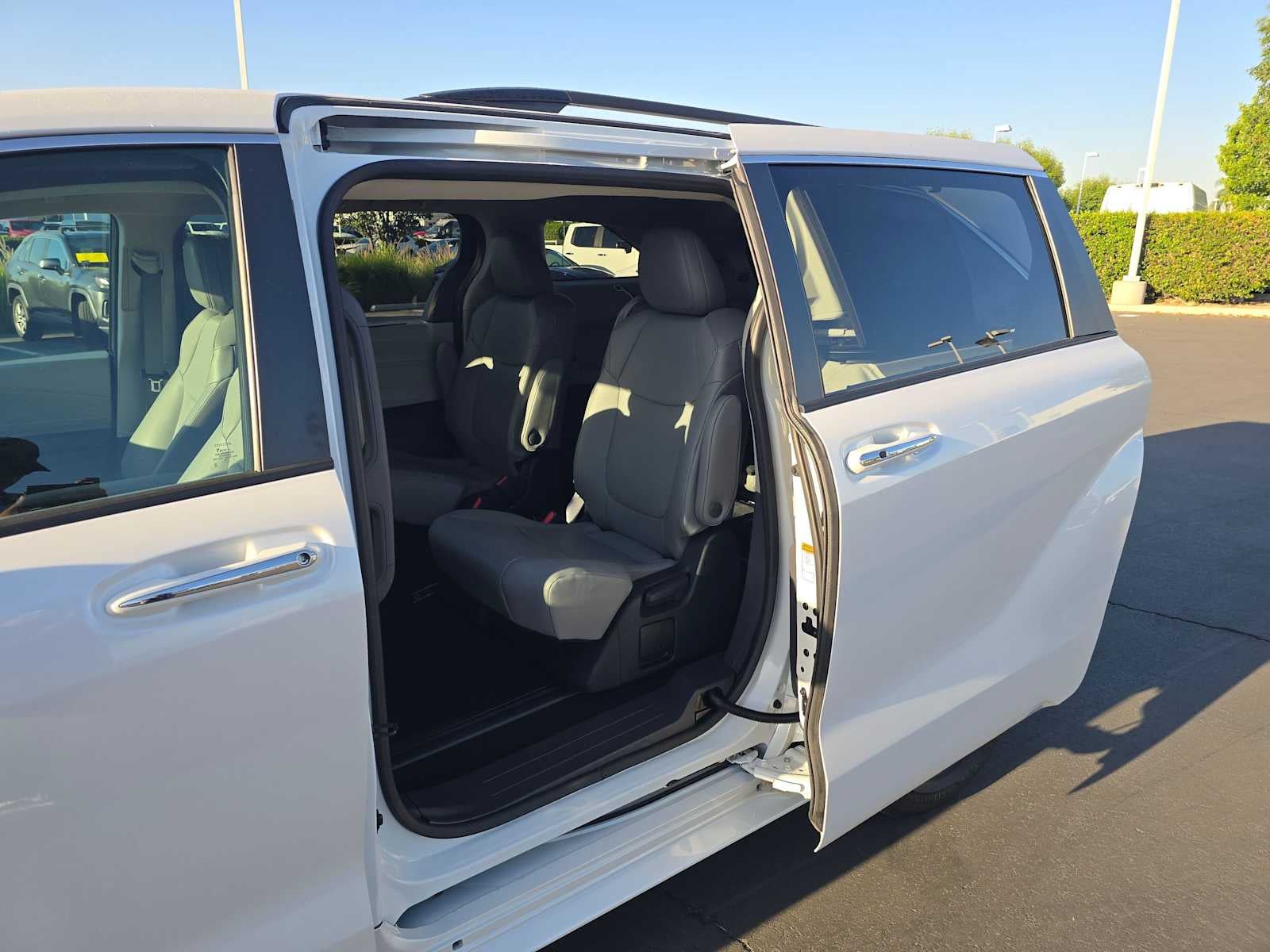 2023 Toyota Sienna XLE