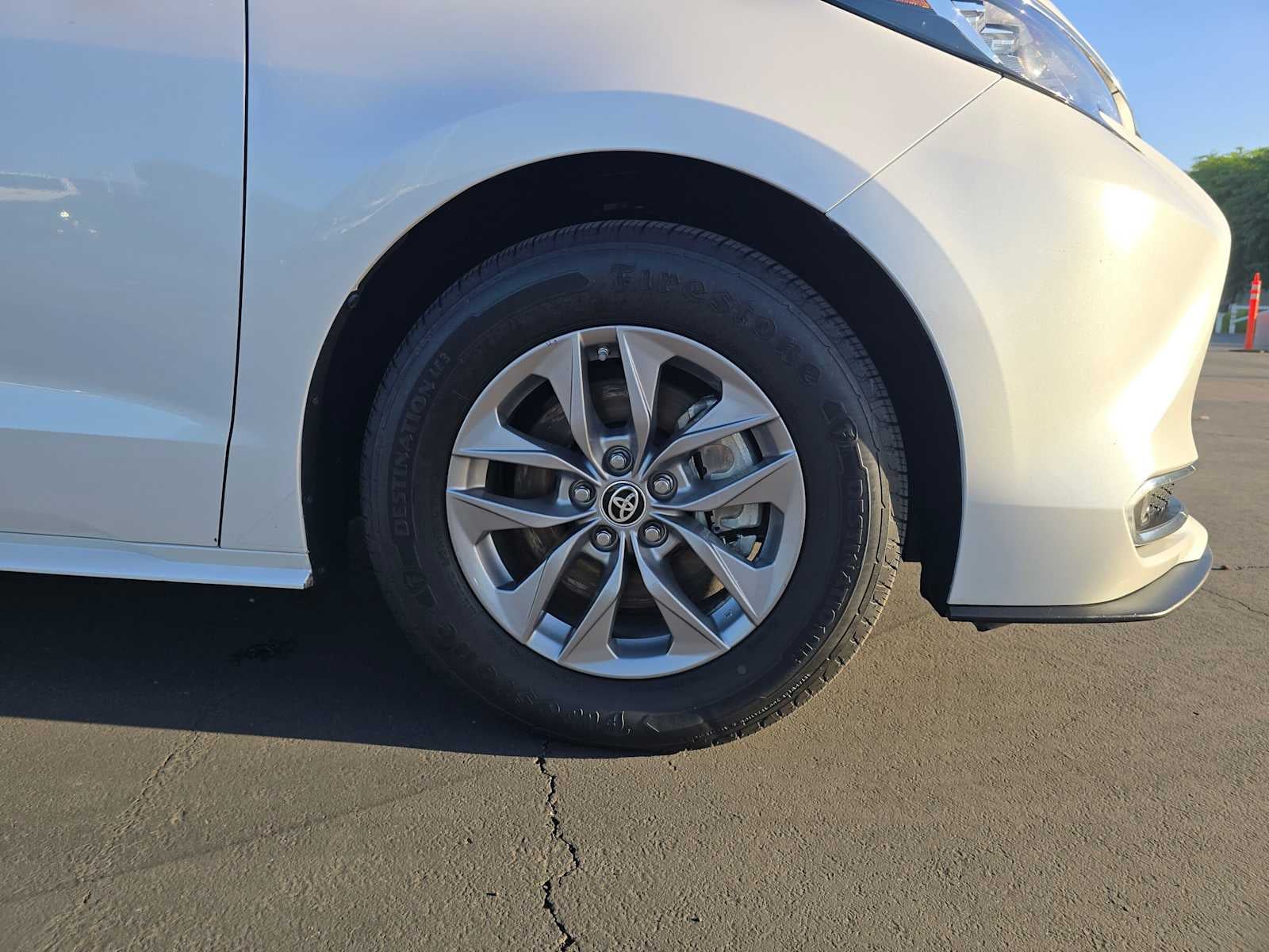 2023 Toyota Sienna XLE