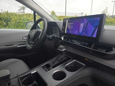 2025 Toyota Sienna XLE