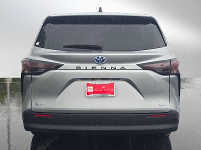 2025 Toyota Sienna XLE