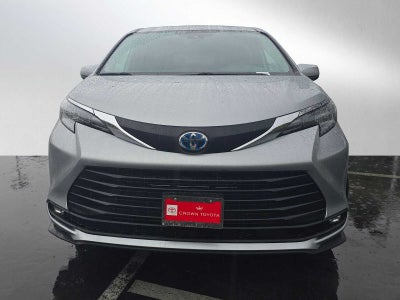 2025 Toyota Sienna XLE