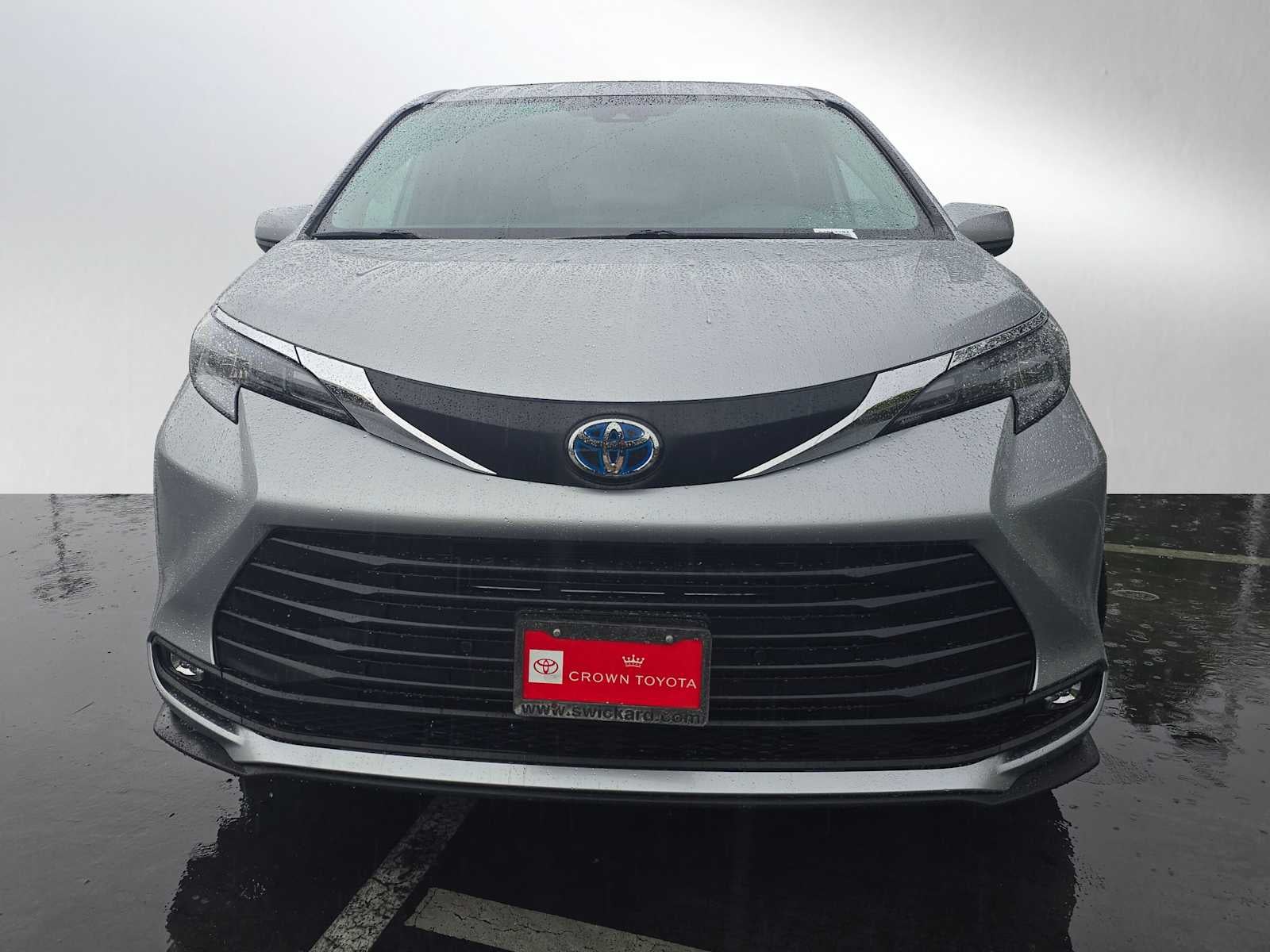 2025 Toyota Sienna XLE