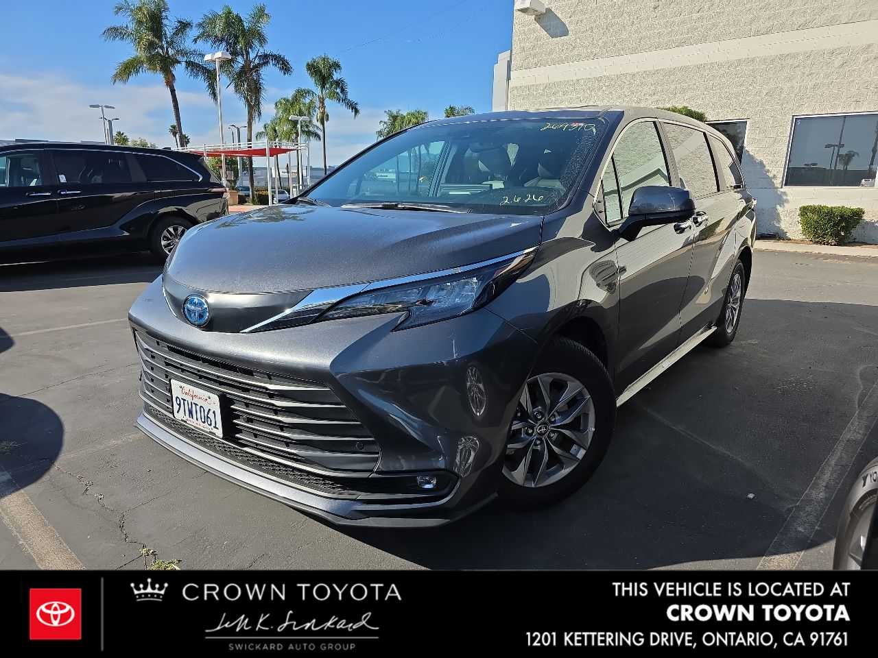 2025 Toyota Sienna XLE