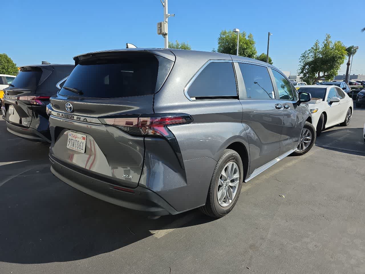 2025 Toyota Sienna XLE