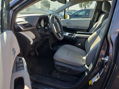 2025 Toyota Sienna XLE