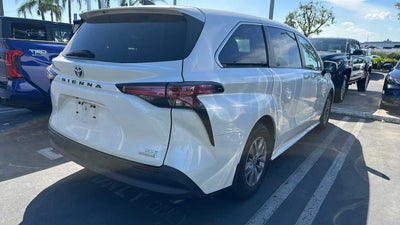 2021 Toyota Sienna XLE