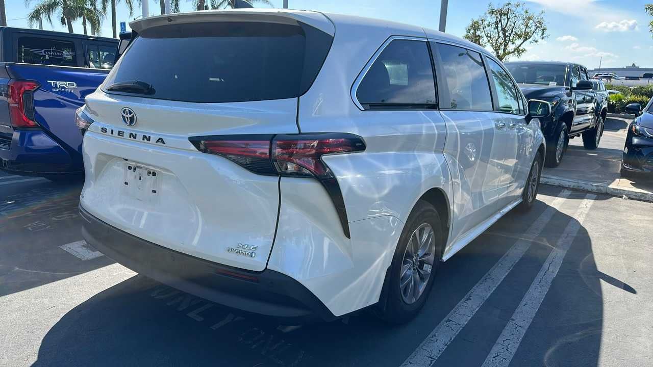 2021 Toyota Sienna XLE