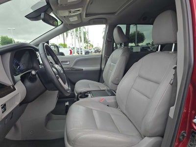 2019 Toyota Sienna XLE