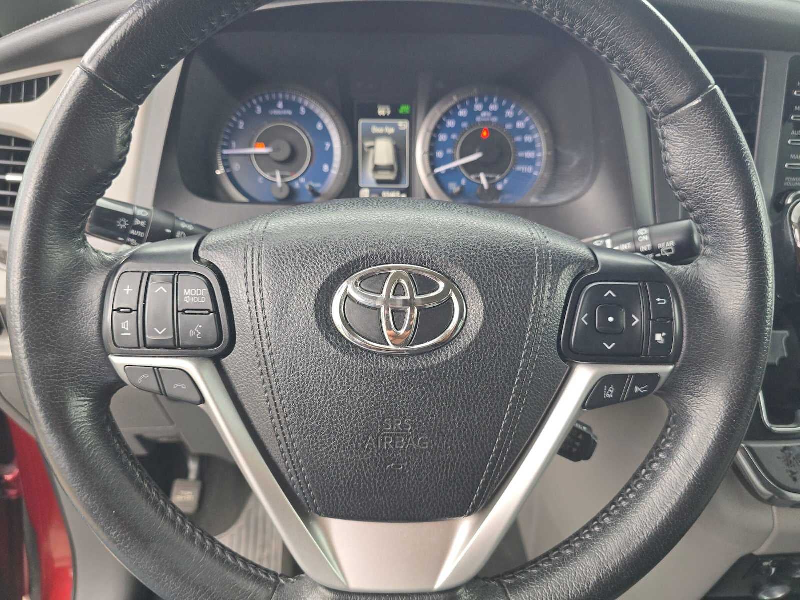 2019 Toyota Sienna XLE