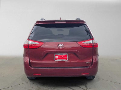 2019 Toyota Sienna XLE