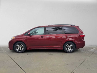 2019 Toyota Sienna XLE