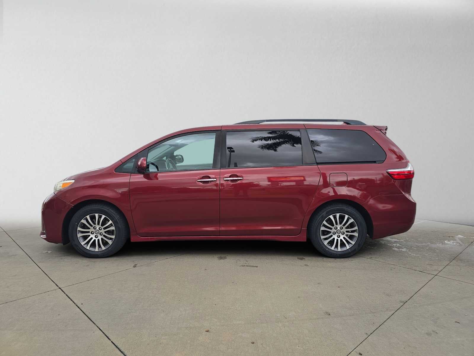 2019 Toyota Sienna XLE
