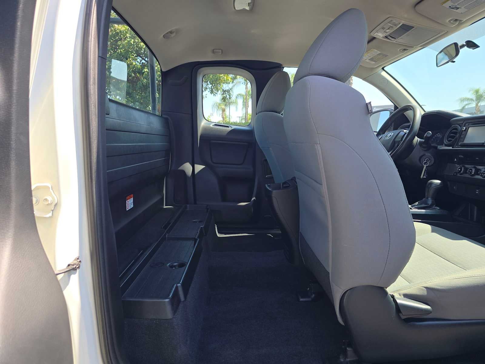 2016 Toyota Tacoma SR