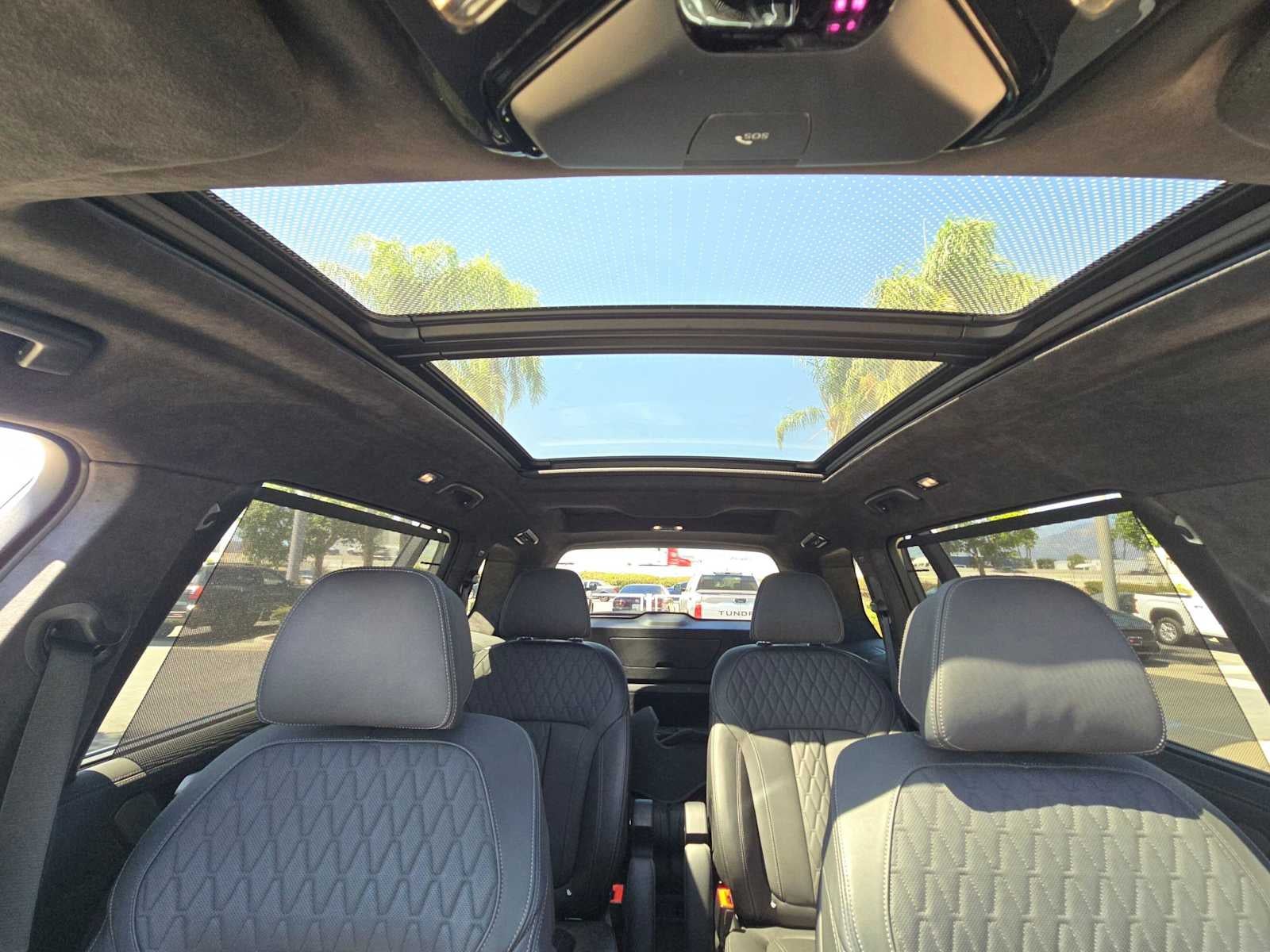 2024 BMW X7 M60i M60i