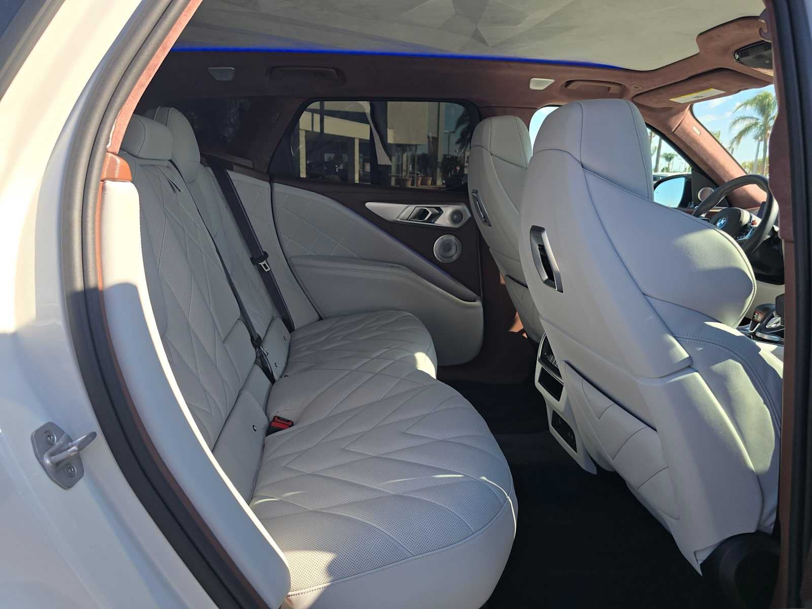 2025 BMW XM Base