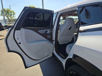 2025 BMW XM Base