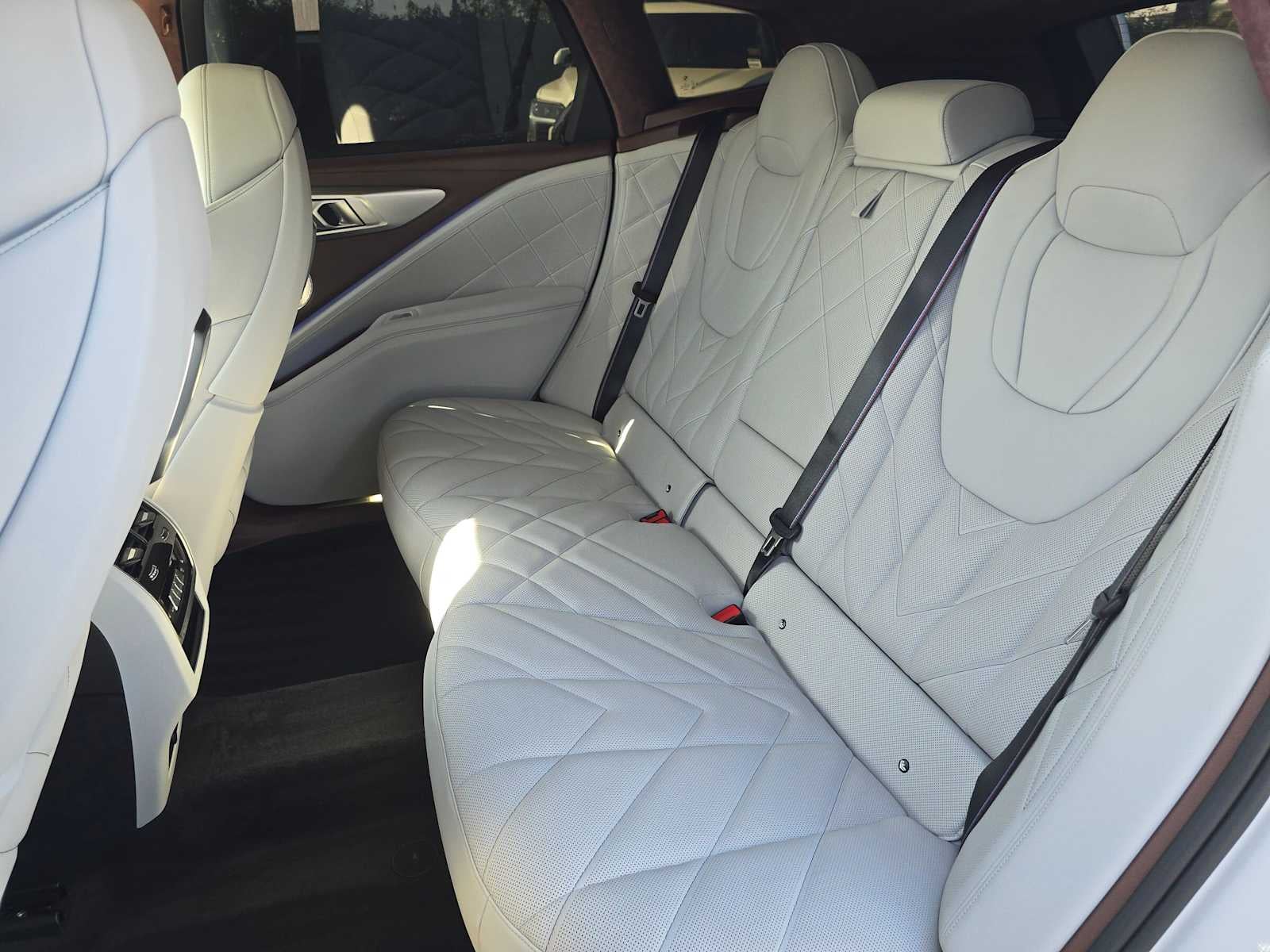 2025 BMW XM Base