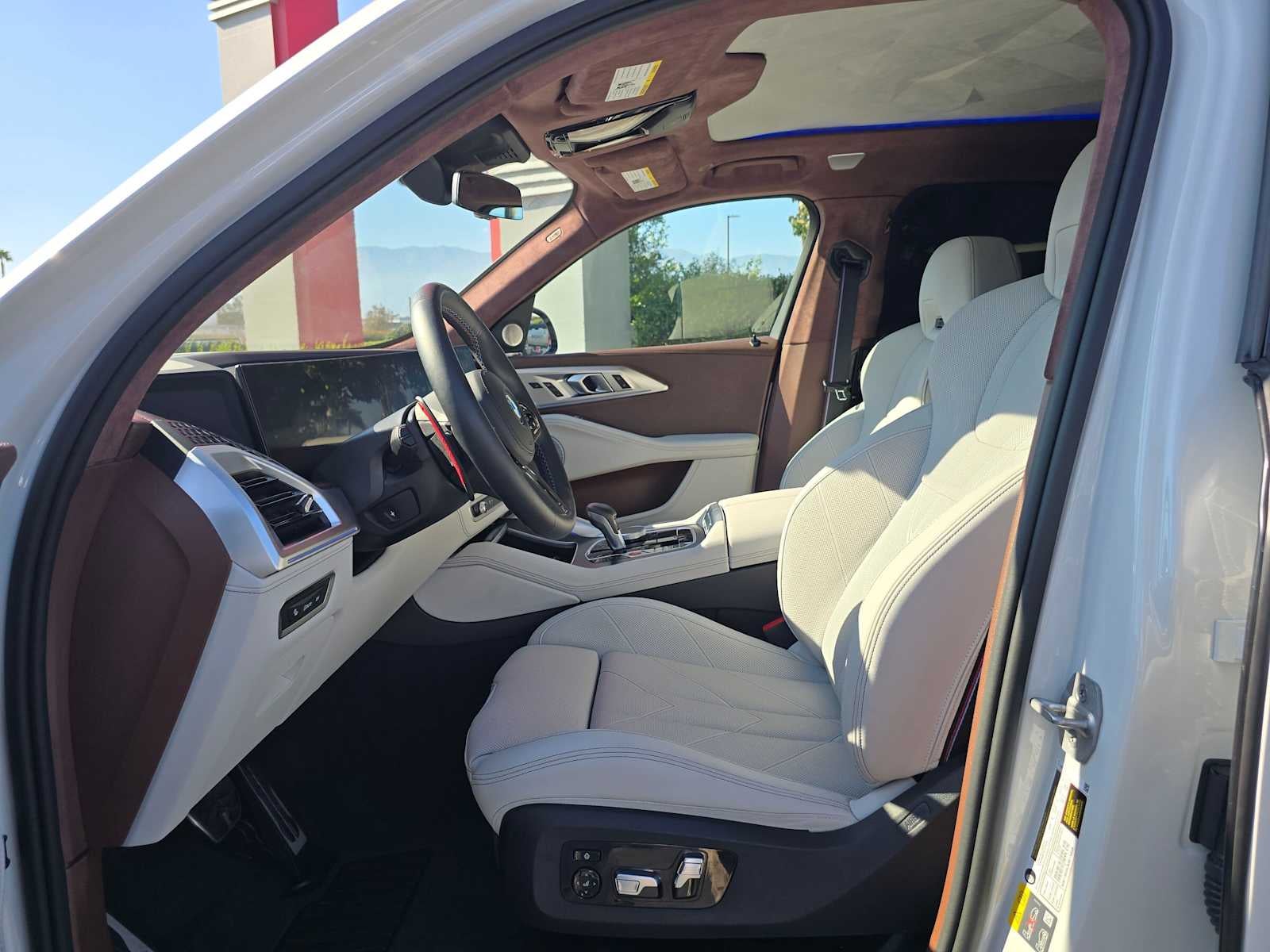 2025 BMW XM Base