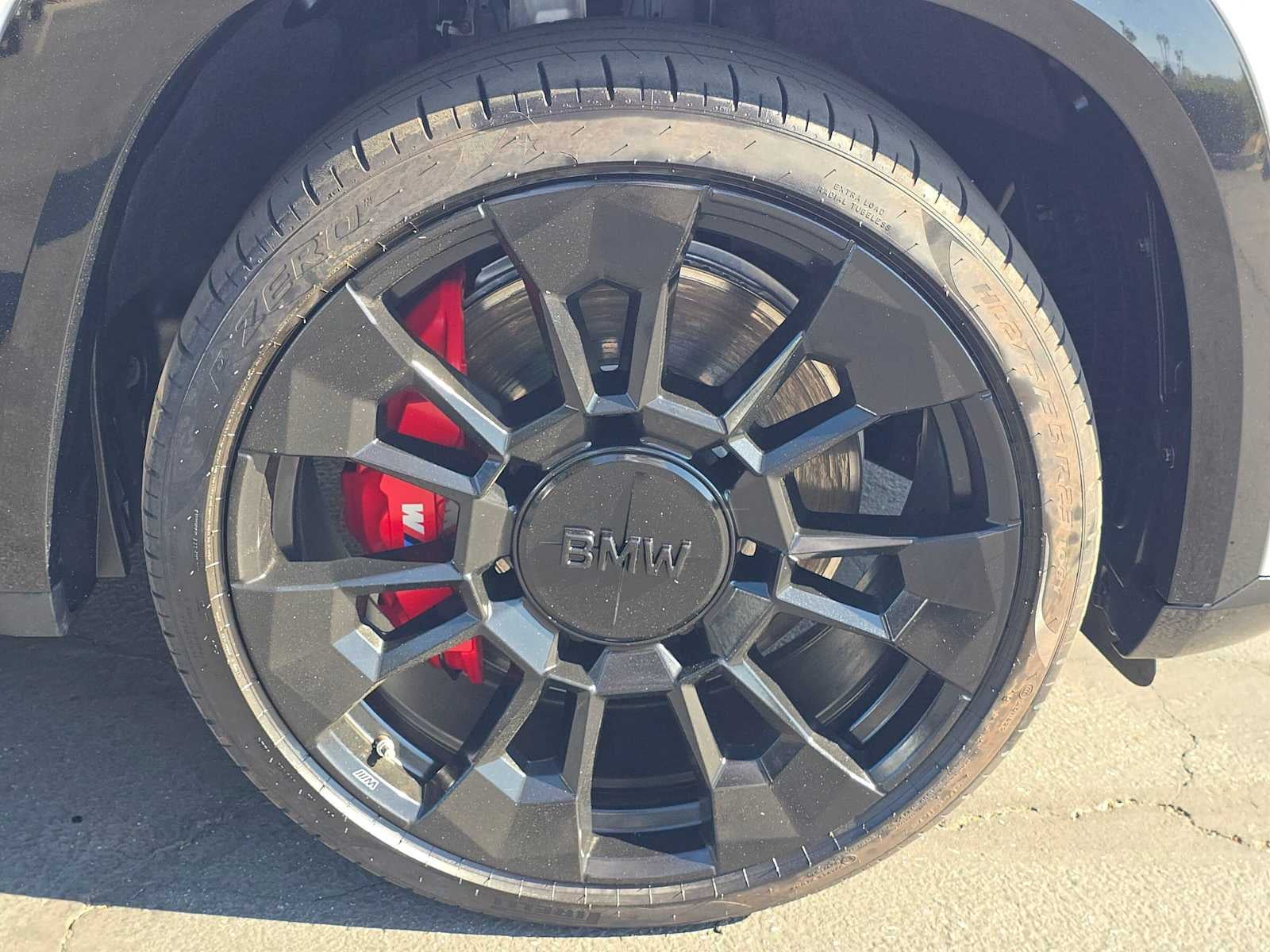 2025 BMW XM Base