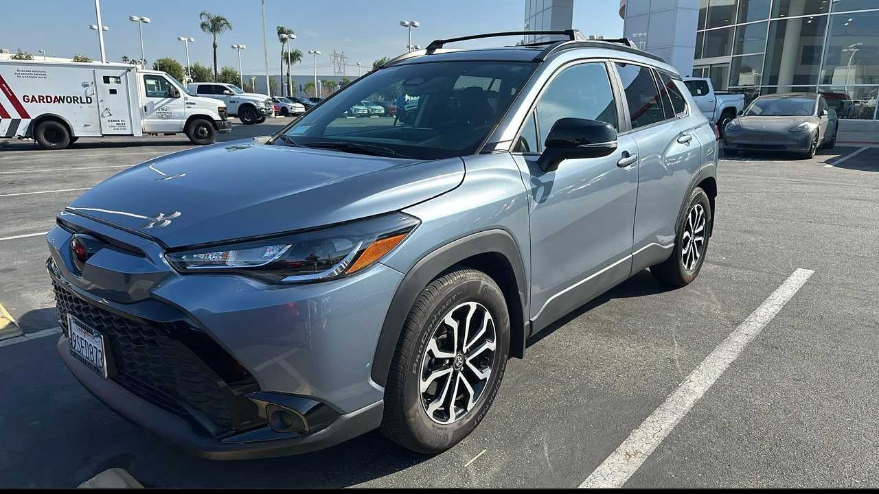 2025 Toyota Corolla Cross Hybrid SE