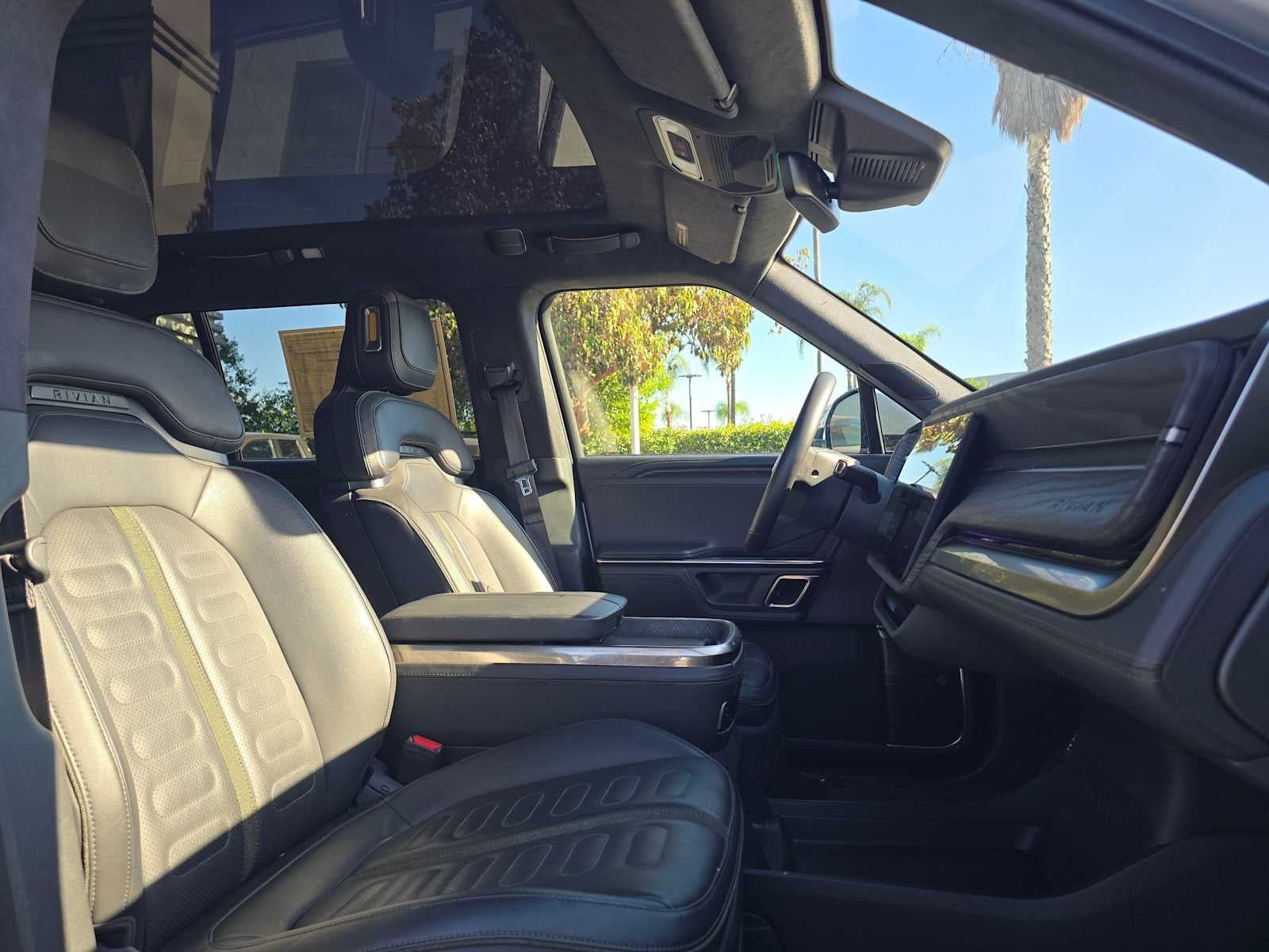 2023 Rivian R1S Adventure