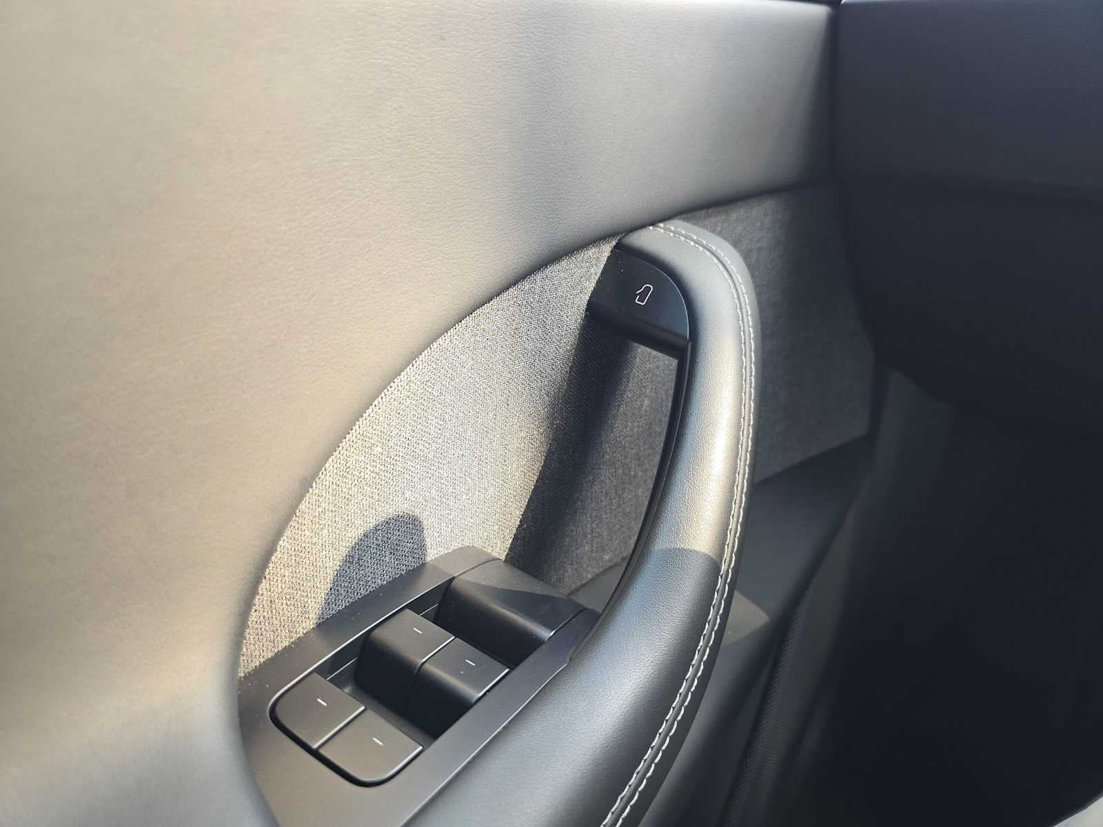2022 Tesla Model X Base