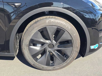 2025 Tesla Model Y Long Range