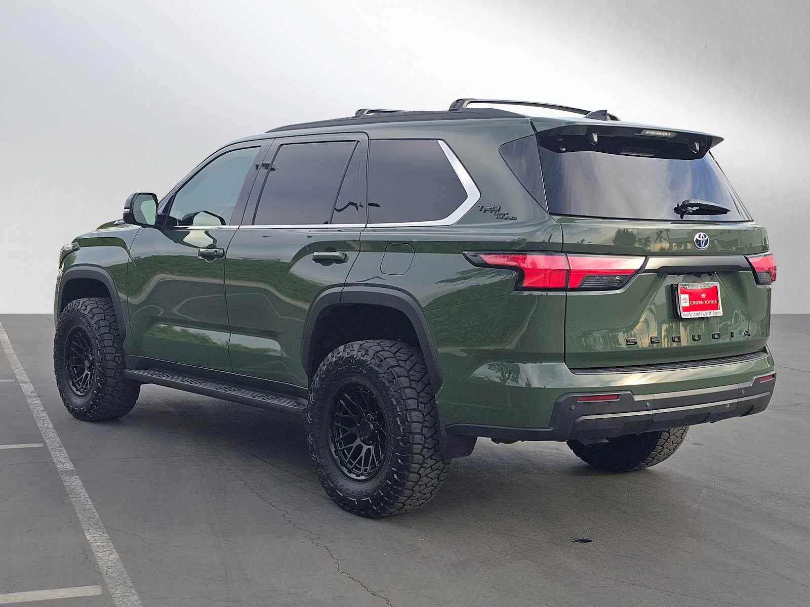 2023 Toyota Sequoia SR5