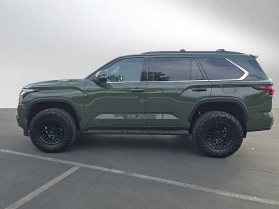 2023 Toyota Sequoia SR5