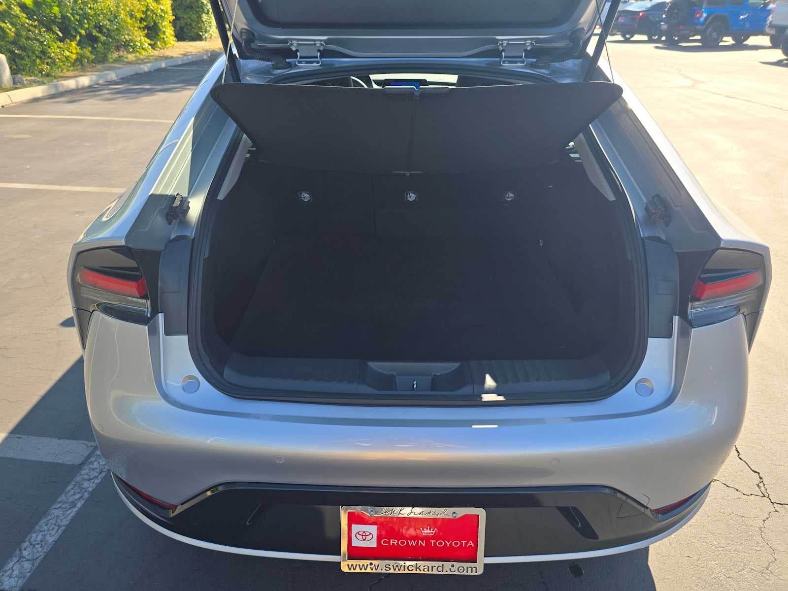 2025 Toyota Prius XLE