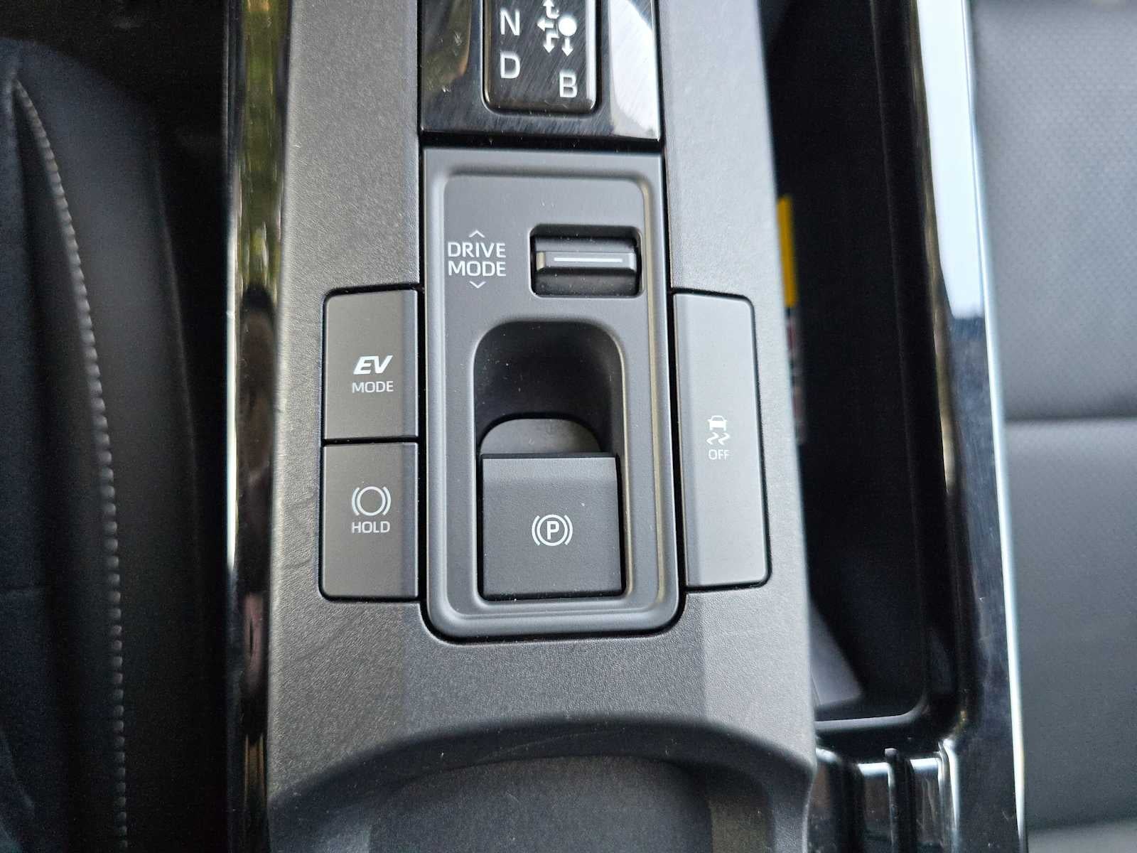 2025 Toyota Prius XLE
