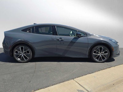 2025 Toyota Prius XLE