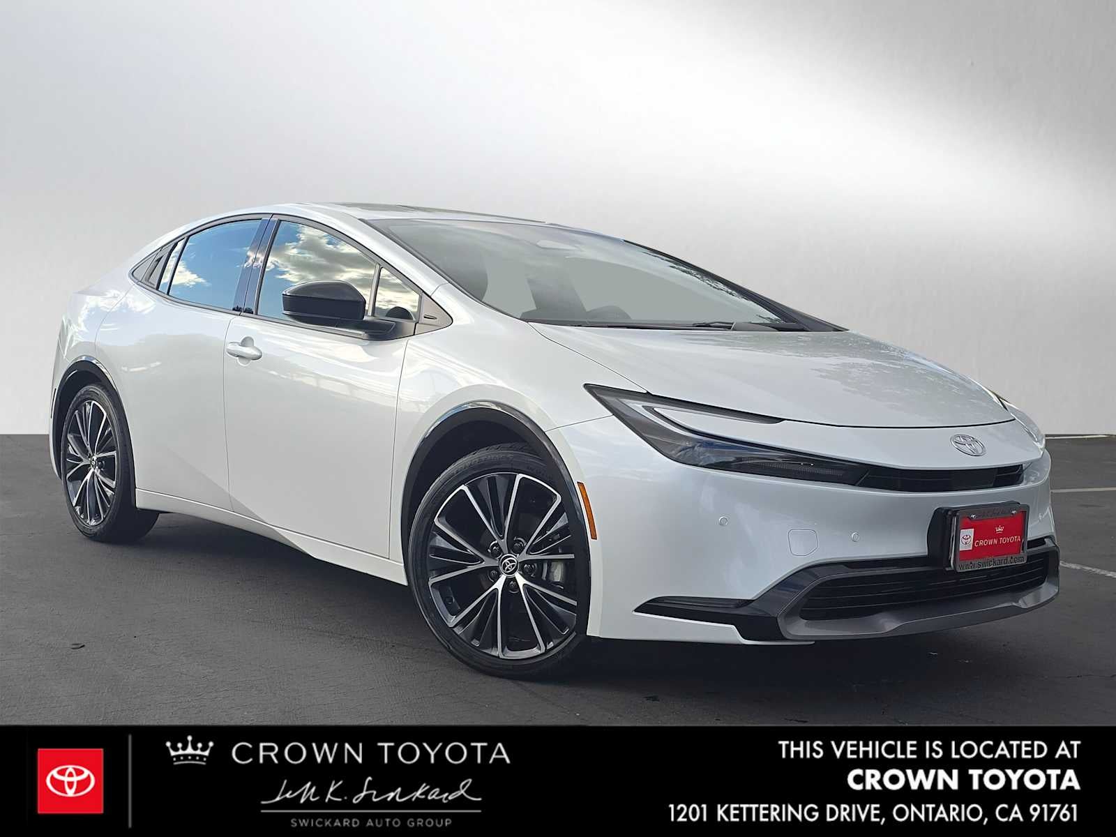 2025 Toyota Prius LE