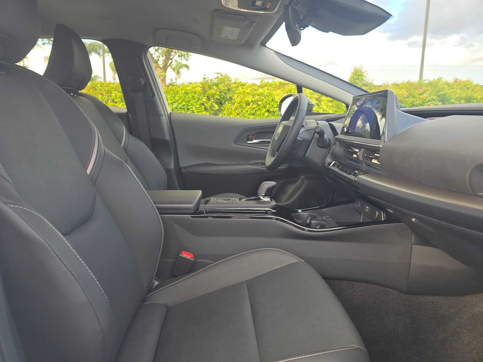 2025 Toyota Prius LE