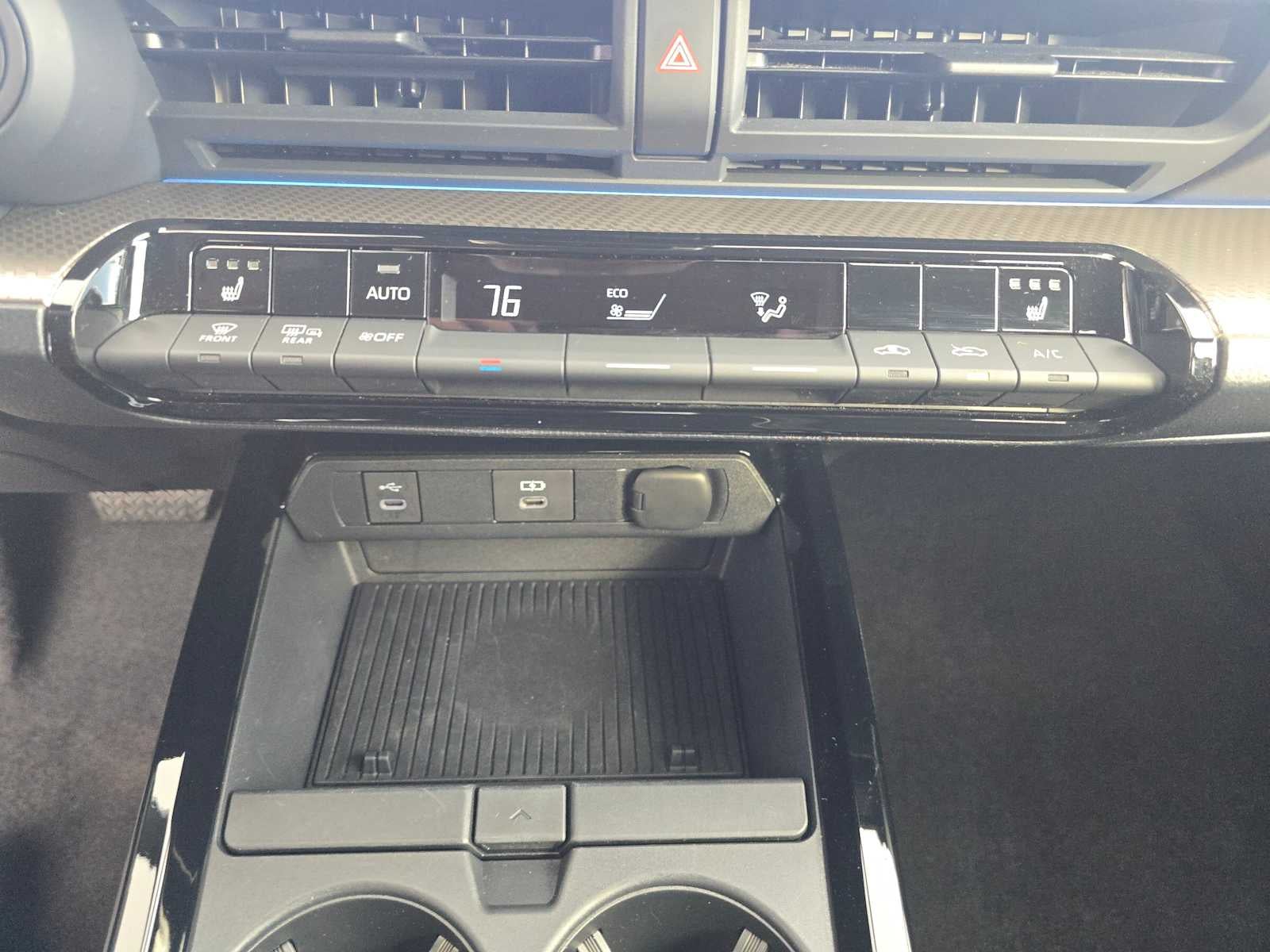 2025 Toyota Prius LE