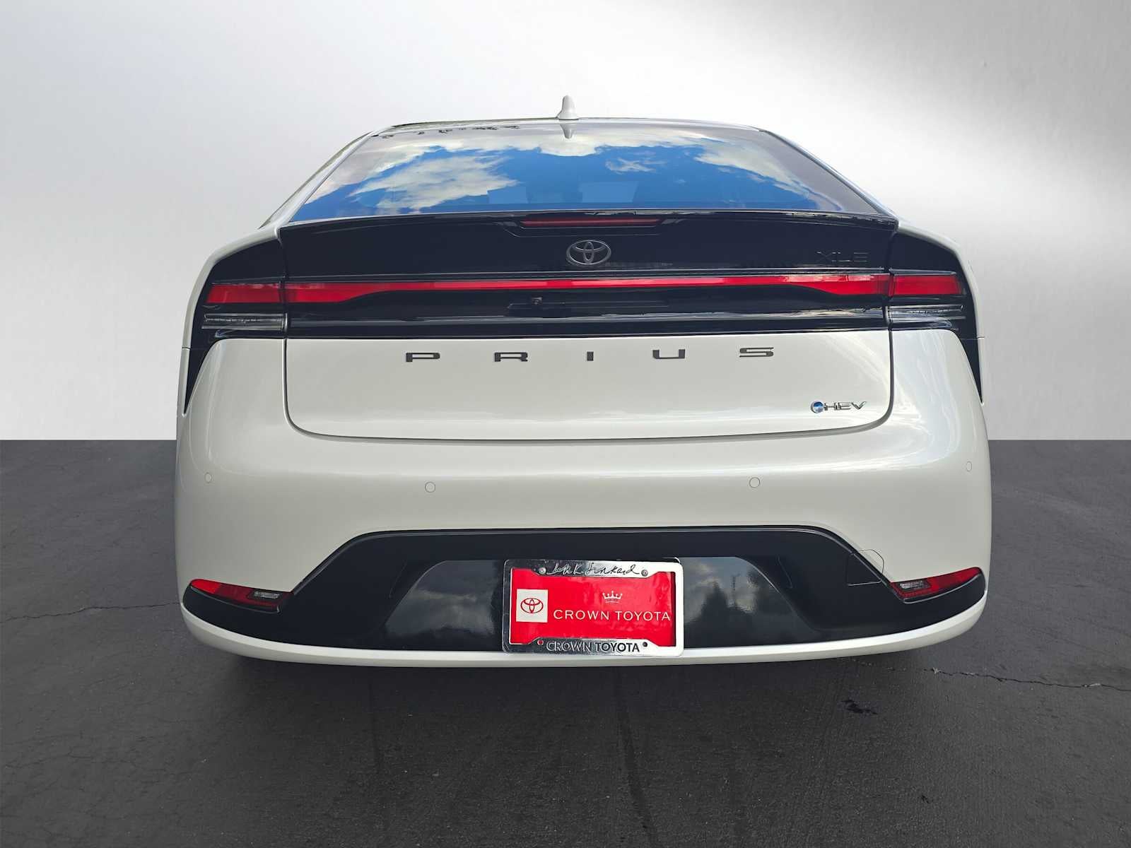 2025 Toyota Prius LE