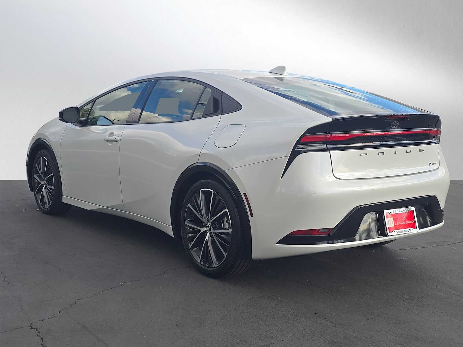 2025 Toyota Prius LE