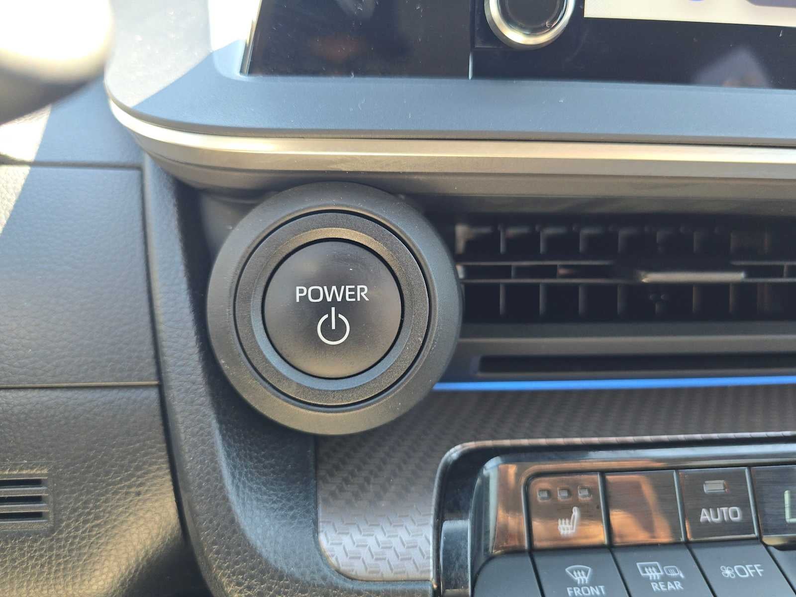 2025 Toyota Prius XLE