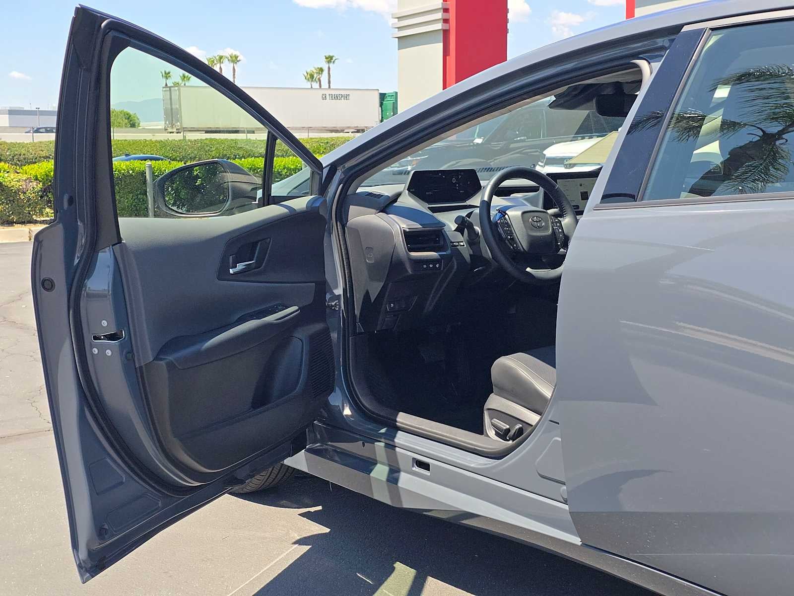 2025 Toyota Prius XLE