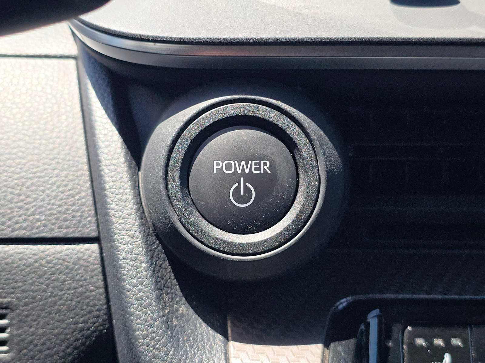 2025 Toyota Prius XLE